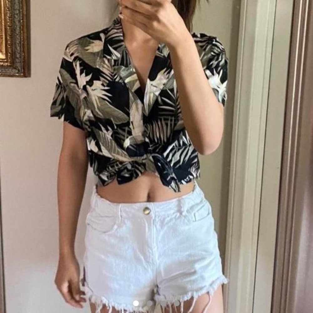 Volcom cropped hawaiian shirt